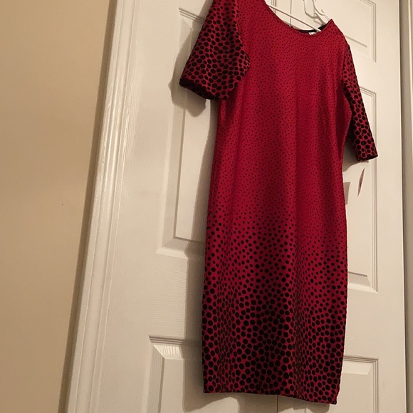 Red Dress - Picture 2 of 4